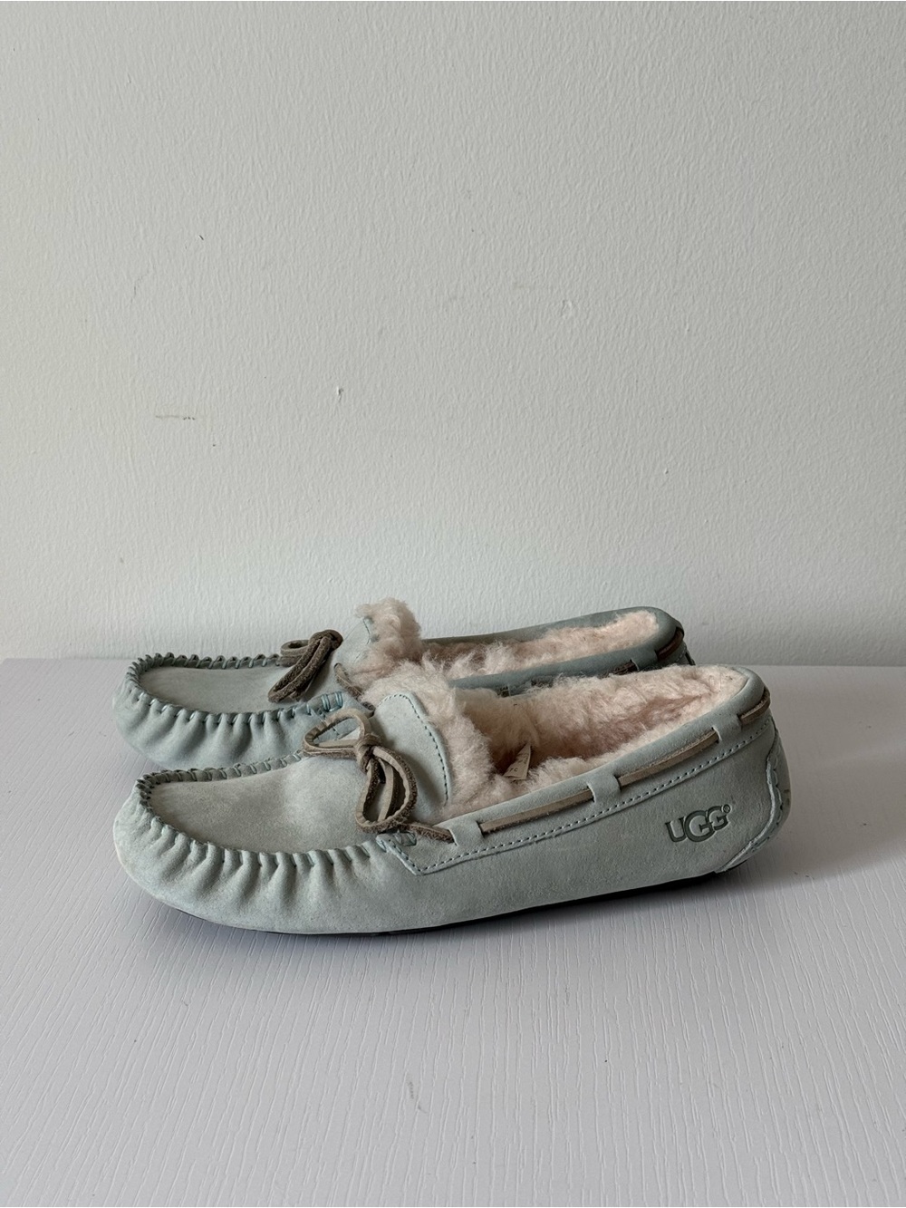 UGG Australia Women’s Suede Shearling Moccasin Slippers Light Blue Size 7